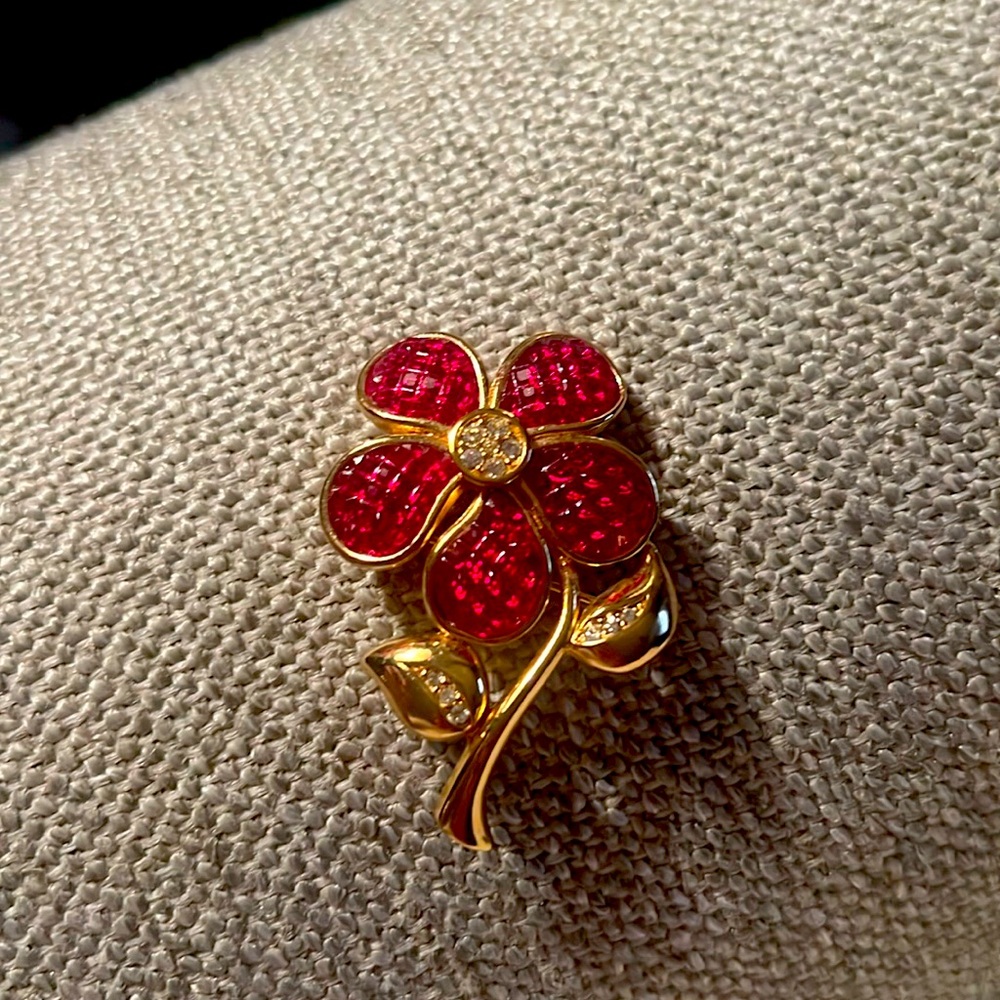 Swarovski gold tone, Crystal brooch